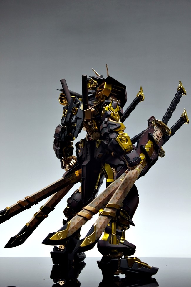 PG 1/60 Gundam Astray LV (Louis Vuitton Ver.): Assembled, Painted. Full Photoreview No.19 Big ...