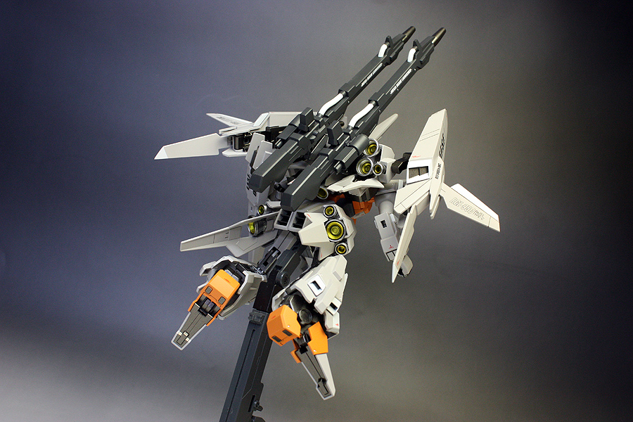 Amazon.com: BANDAI HGUC 1/144 RGZ-95 ReZEL [Defenser b-Unit