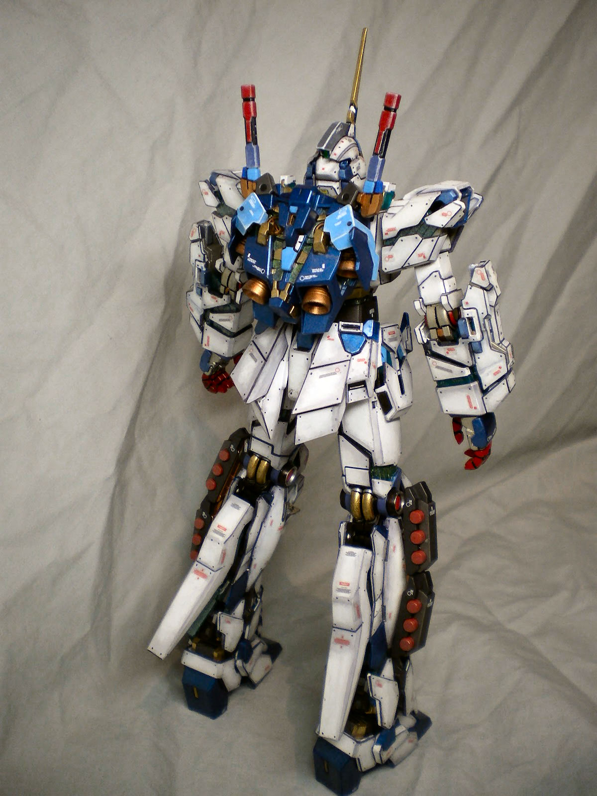 MG Full Armor Unicorn Gundam: Assembled, Custom Paint. Full Photoreview No.16 Big or ...1200 x 1600