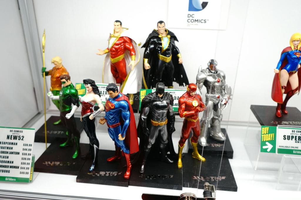 NYCC-2014-Kotobukiya-DC-comics-018