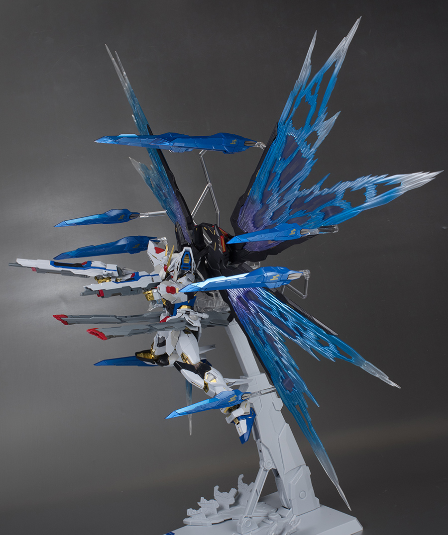 FULL REVIEW: 1/100 METALBUILD STRIKE FREEDOM GUNDAM WING OF