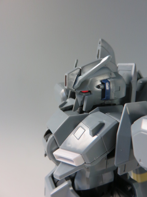 FULL REVIEW: P-Bandai MG 1/100 ZETA PLUS [UNICORN Ver.] Many