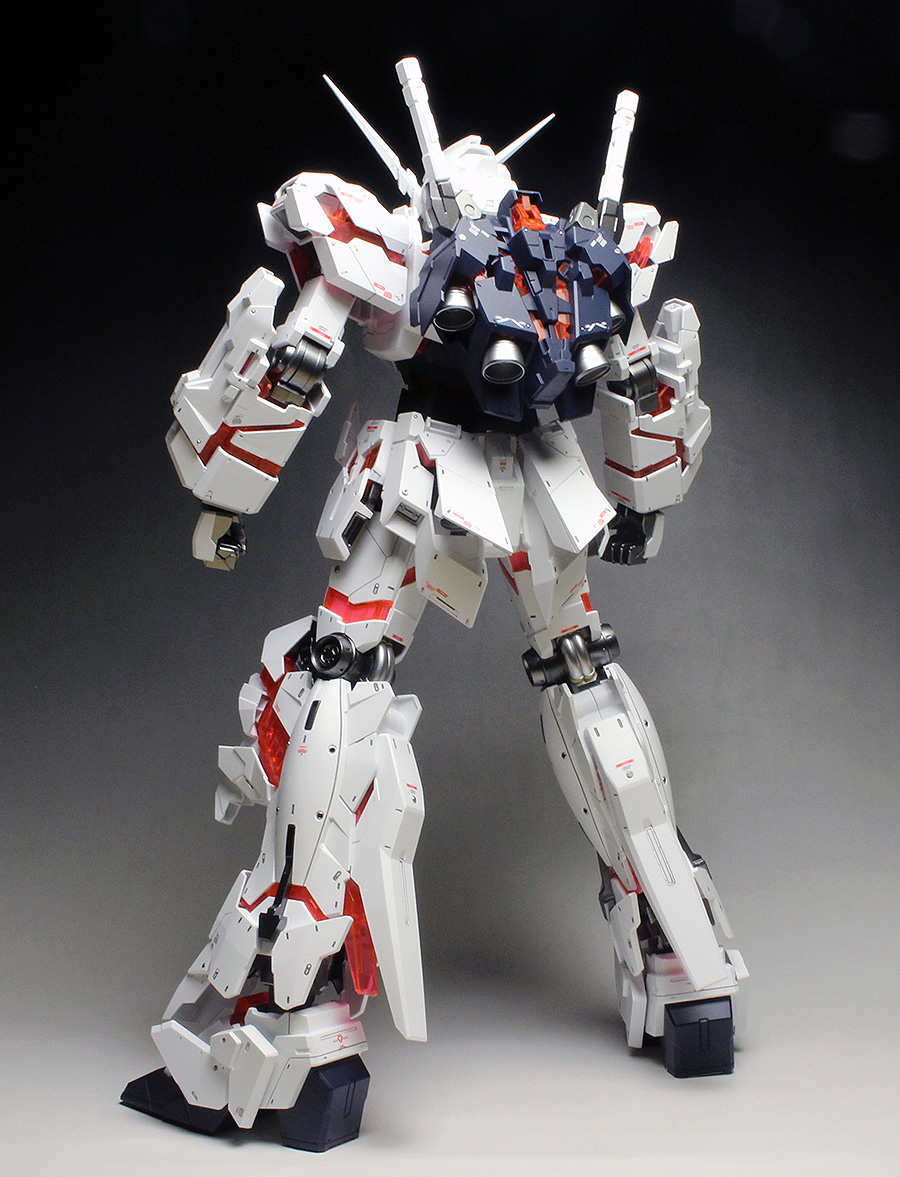 Mega Unicorn Gundam 1/48 (Hand Painted) (Metal Paint - Depop