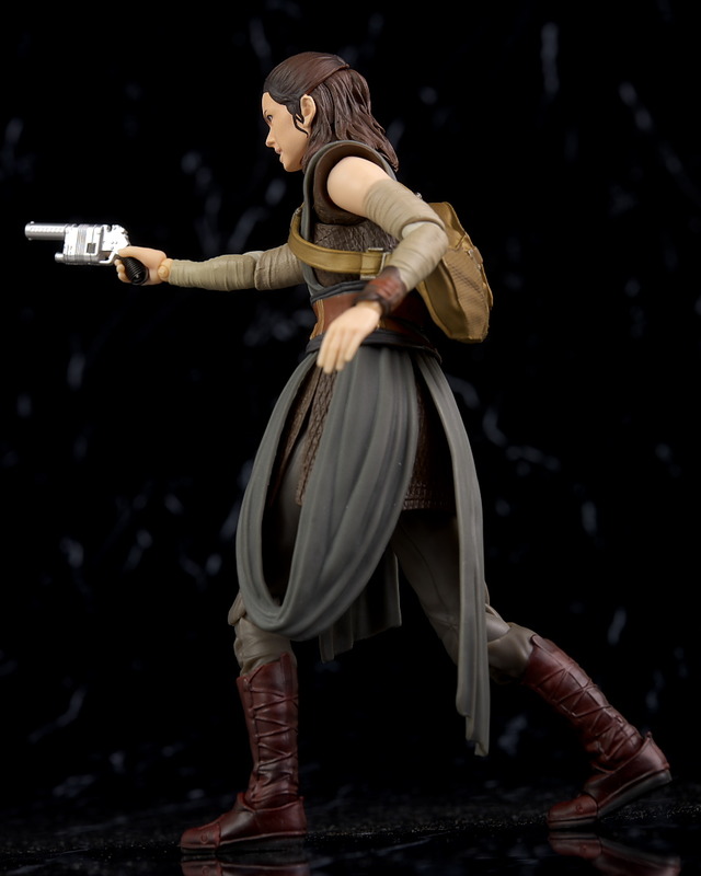 Toy Review: S.H. Figuarts The Last Jedi Rey – Dull Surprise!