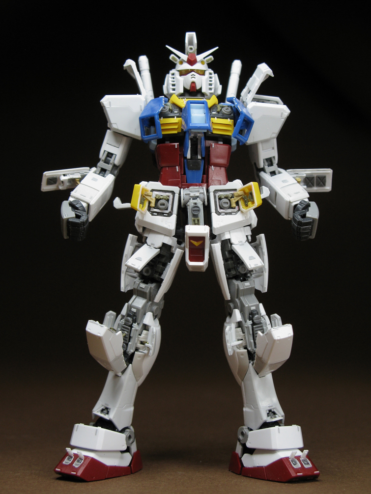 RG RX-78-2 Gundam “full hatch open”: Scratchbuild work. Gunpla not