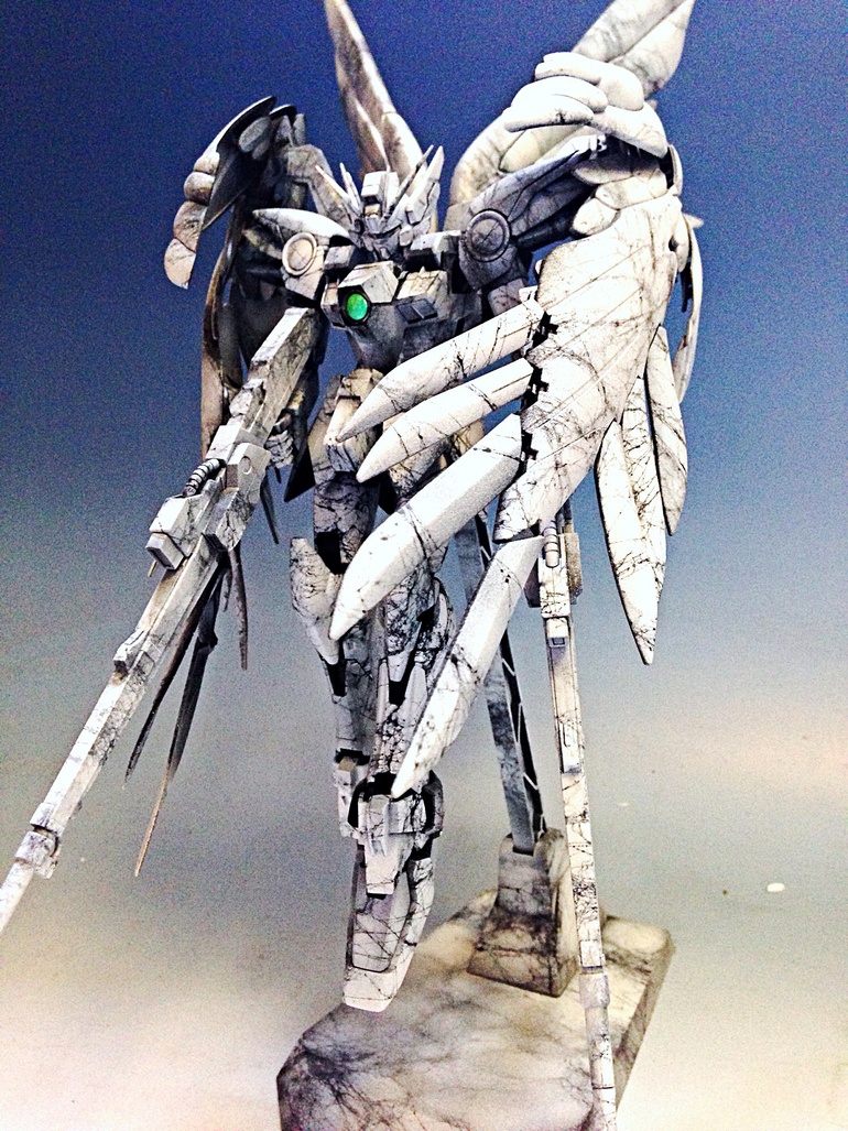 Amazing “Statue of stone paint job”: MG 1/100 Wing Gundam Zero. Modeled