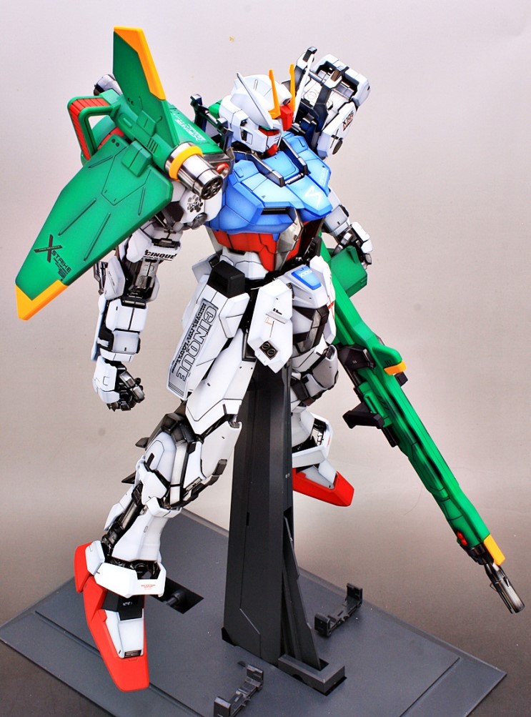 Perfect Grade for a perfect build: Strike Gundam by livese1 Full ...