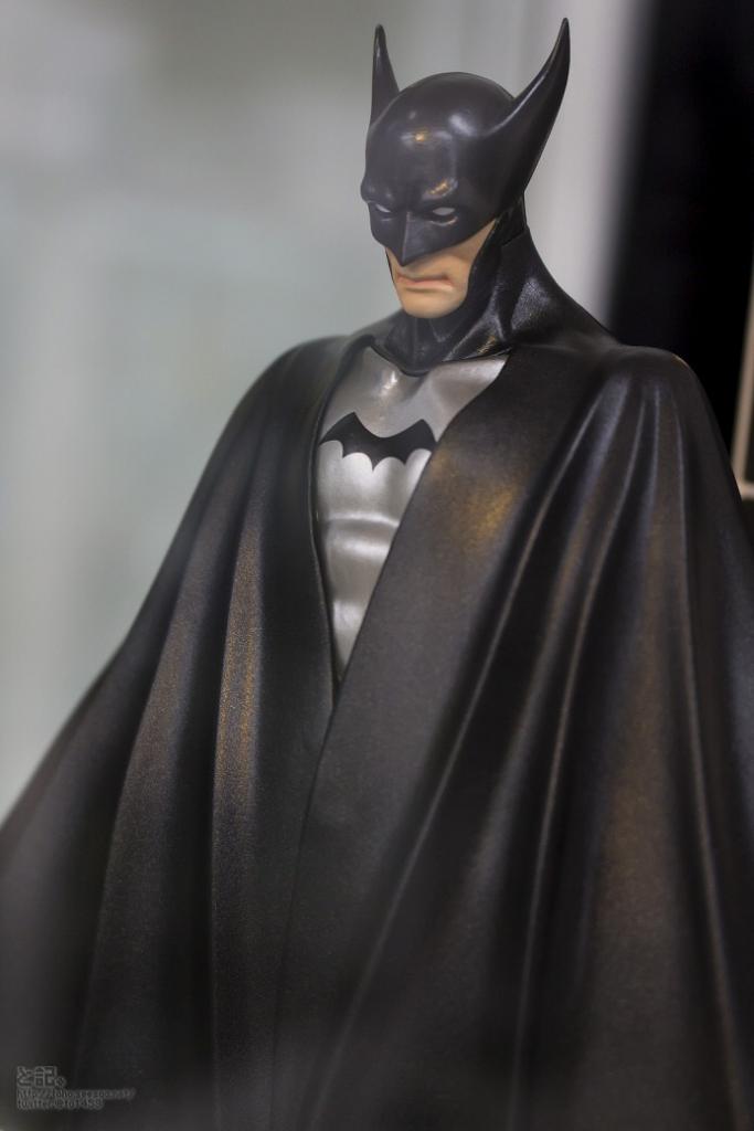 First Appearance BATMAN by BOB KANE Limited Edition ARTFX+ Statue ...