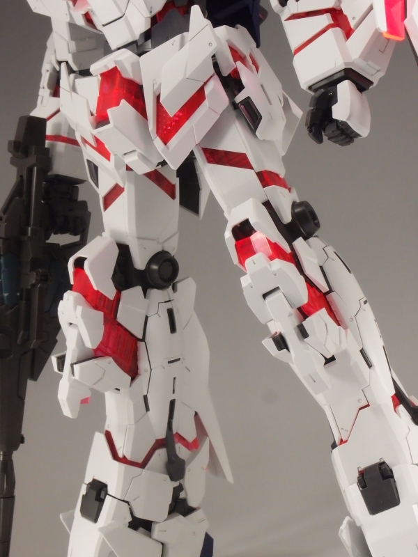 PG 1/60 RX-0 Unicorn Gundam ASSEMBLED: a New Photoreview. [Part Two ...