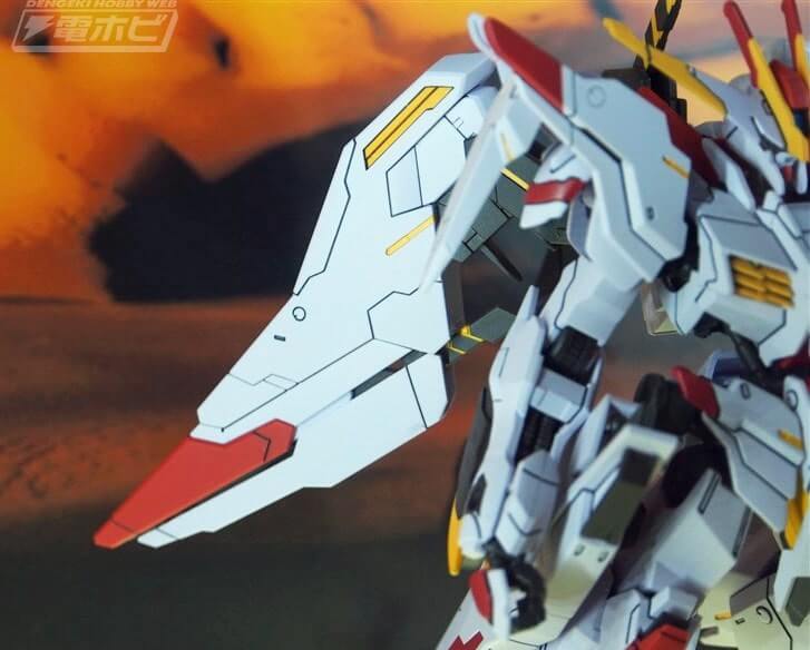 shoulder close up of Gundam Marchosias