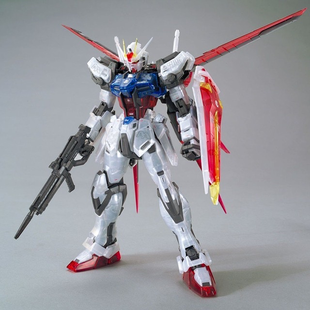 MG 1/100 Gundam Base Limited Freedom Gundam Ver.2.0 Clear Color Bandai Gunpla