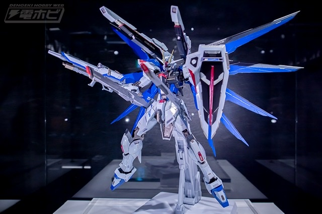 Many New images from Akihabara: Metal Build Freedom Gundam Concept 